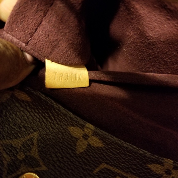 Traded...Authentic LV Montaigne GM - Picture 3 of 8